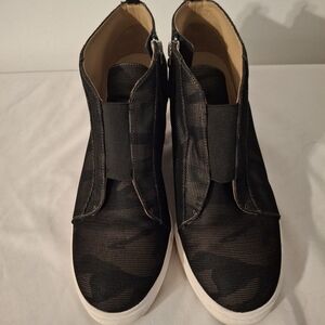 Linea Paolo Felicia Women's Camo Wedge Bootie